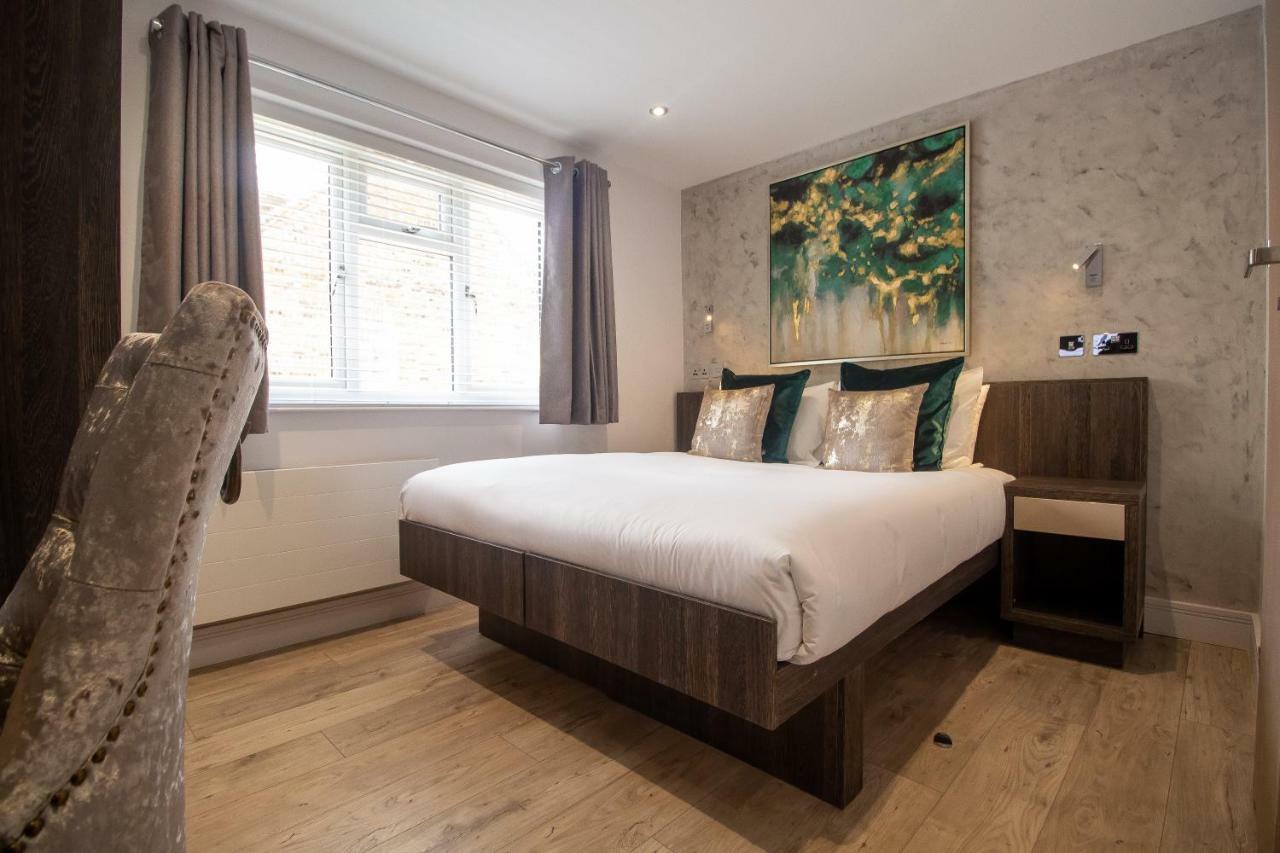 Signature Suites Peterborough Esterno foto