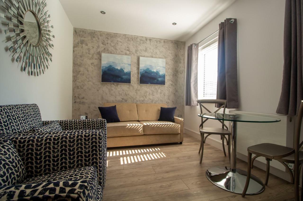 Signature Suites Peterborough Esterno foto