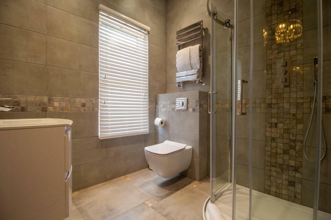 Signature Suites Peterborough Esterno foto