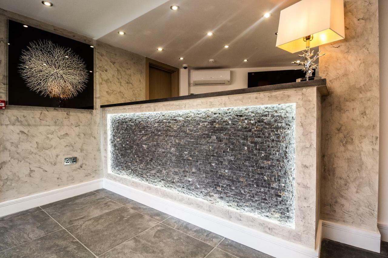 Signature Suites Peterborough Esterno foto