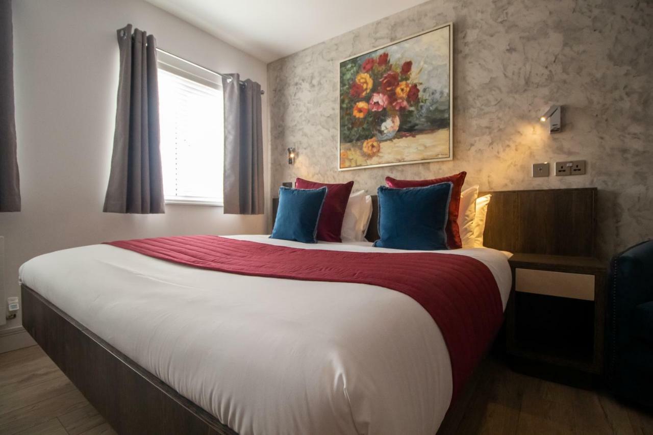 Signature Suites Peterborough Esterno foto