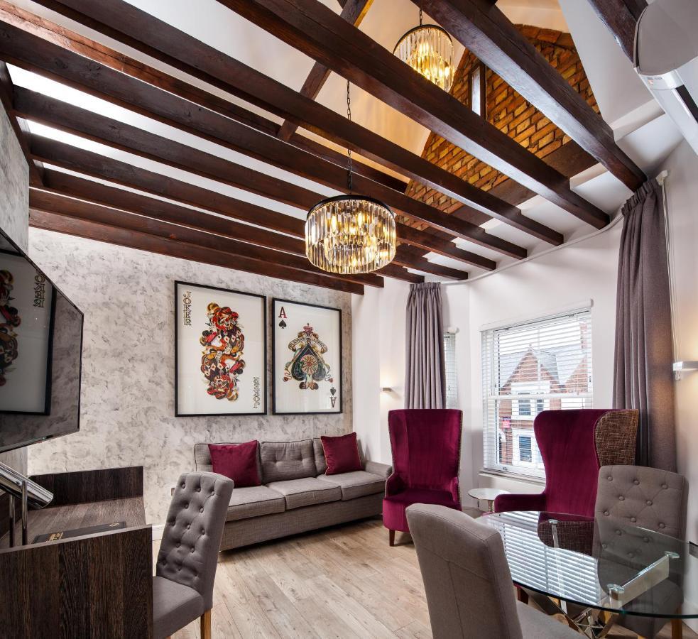 Signature Suites Peterborough Esterno foto